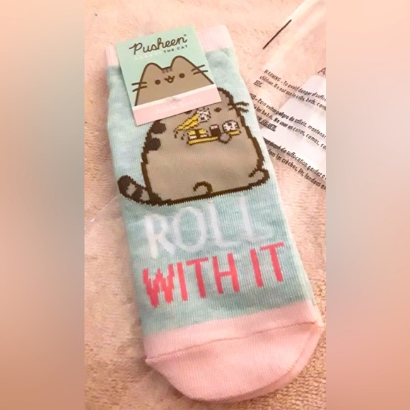 Pusheen Accessories - Pusheen The Cat Ankle Socks “Roll With It” (1 Pair) Fits Sz 9-11 NWT